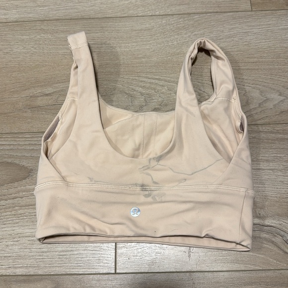 Lululemon sports bra size 4 - Picture 2 of 3